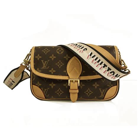 louis vuitton removable pouch|Louis Vuitton pouch with strap.